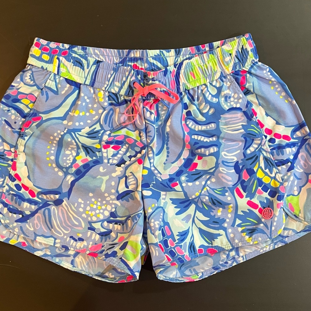 Lilly Pulitzer shorts size xxs like new!